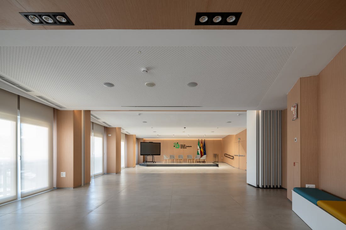 The assembly hall of the Osuna Hospital in Seville opens a new chapter with Dekton
