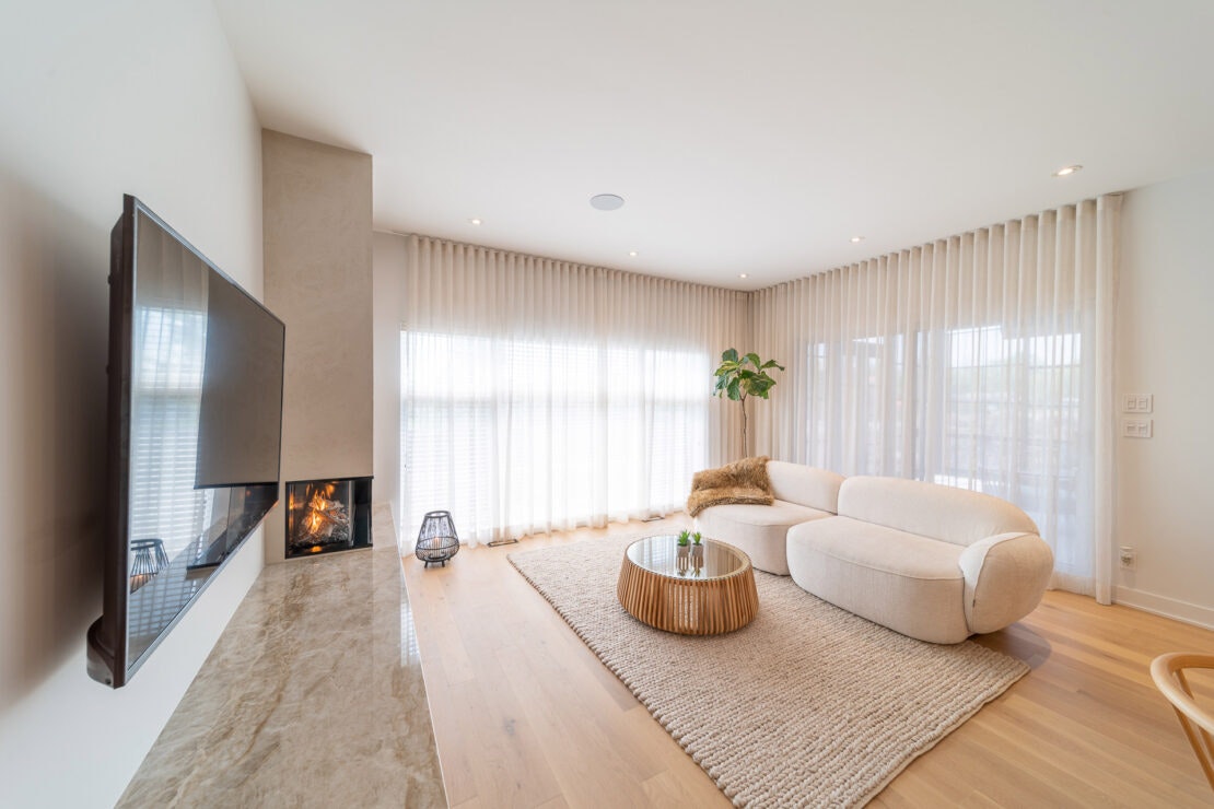 Cite-Helios-8 Cite-Helios-8