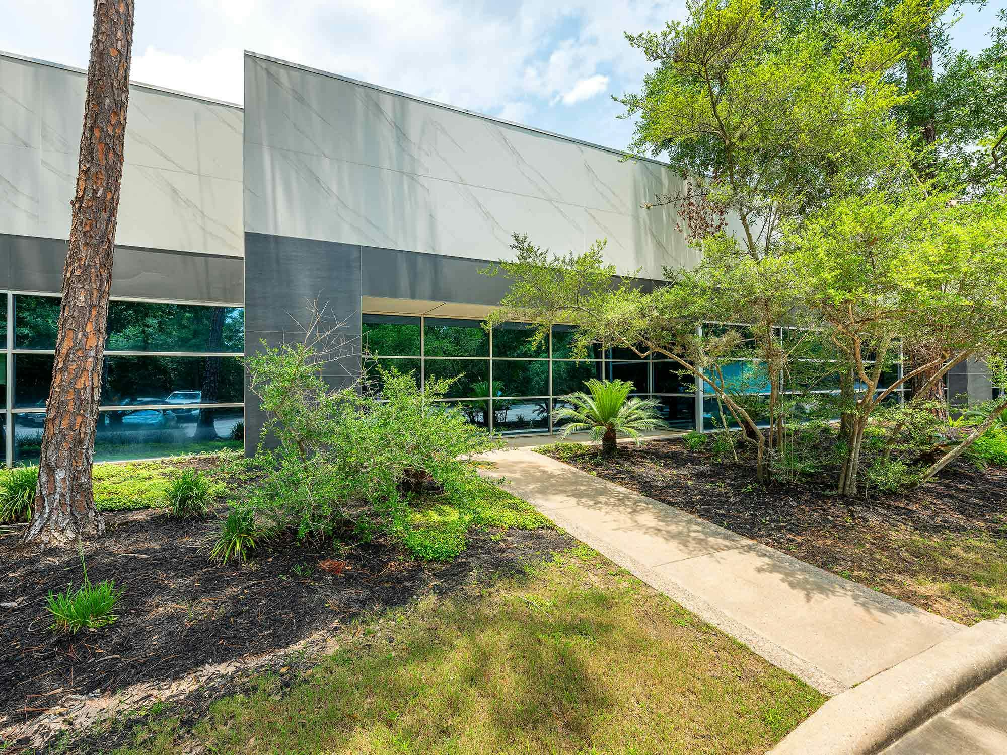 Research-Forest-2 Image 41 of Research Forest 2.jpg?auto=format%2Ccompress&ixlib=php 3.3 in Dekton modernized the facade of this Texas office building - Cosentino