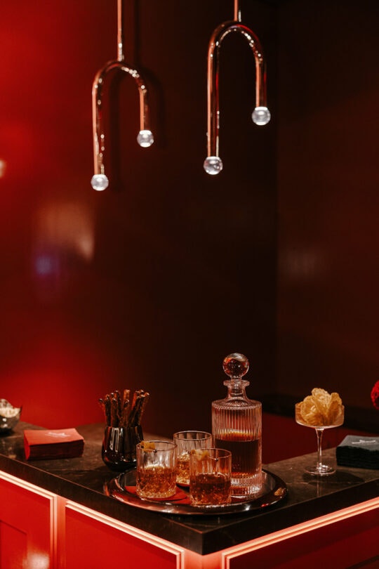 The-Benjamin-Moore-Boardroom_Middle-Grey-Studios-(5) The-Benjamin-Moore-Boardroom_Middle-Grey-Studios-(5)