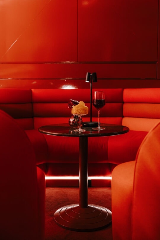 The-Benjamin-Moore-Boardroom_Middle-Grey-Studios-(6) The-Benjamin-Moore-Boardroom_Middle-Grey-Studios-(6)