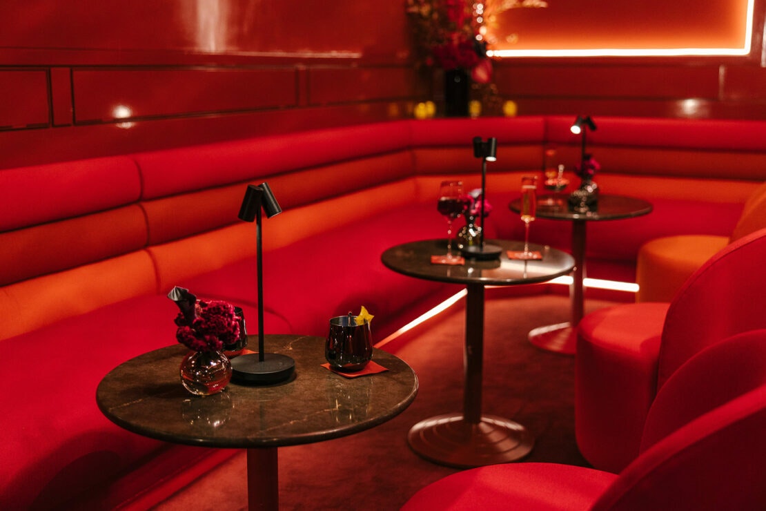 The-Benjamin-Moore-Boardroom_Middle-Grey-Studios-(7) The-Benjamin-Moore-Boardroom_Middle-Grey-Studios-(7)