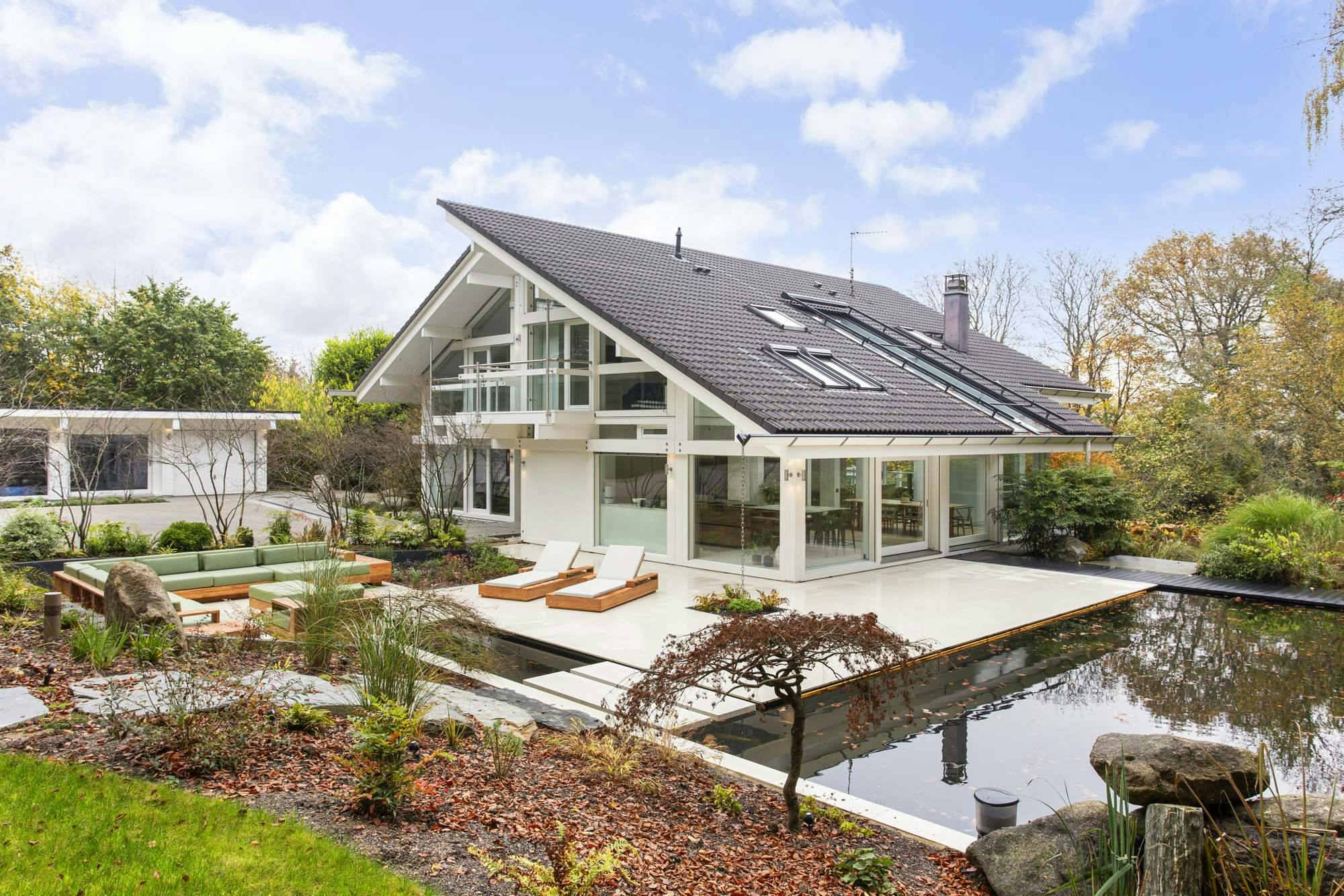 Buckinghamshire Residential (10) Image 60 of Buckinghamshire Residential 10.jpg?auto=format%2Ccompress&ixlib=php 3.3 in Integral services for International Projects - Cosentino