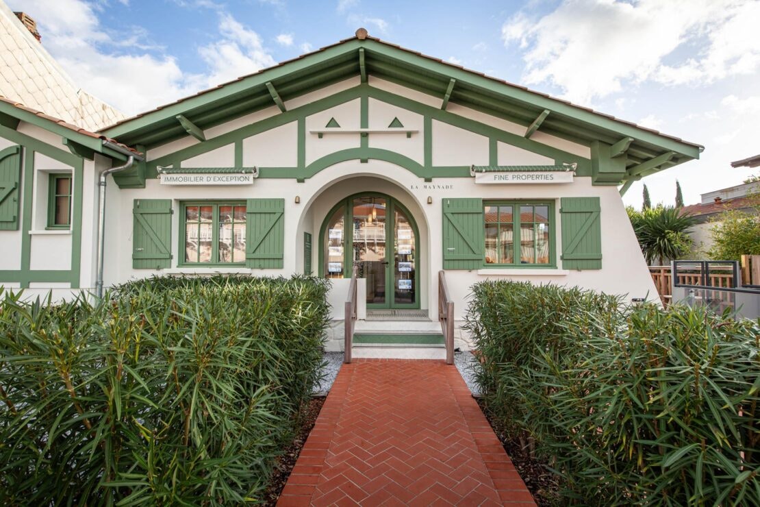 Agence Premiere Ligne (16) Agence Premiere Ligne (16)