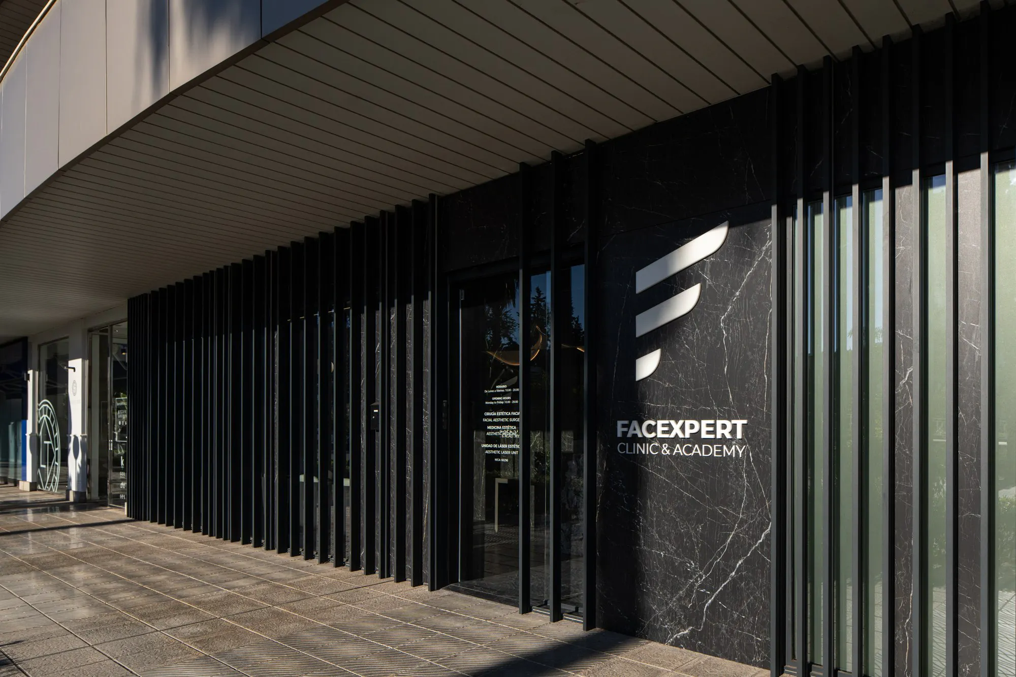 Clinica Facexpert (3) Image 64 of Clinica Facexpert 3.jpg?auto=format%2Ccompress&ixlib=php 3.3 in Outdoors - Cosentino